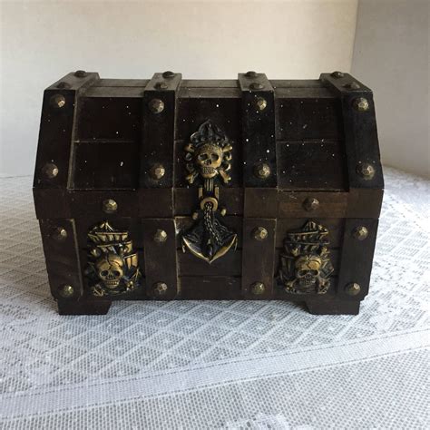 Golden European retro treasure chest jewelry box pirate jewelry 